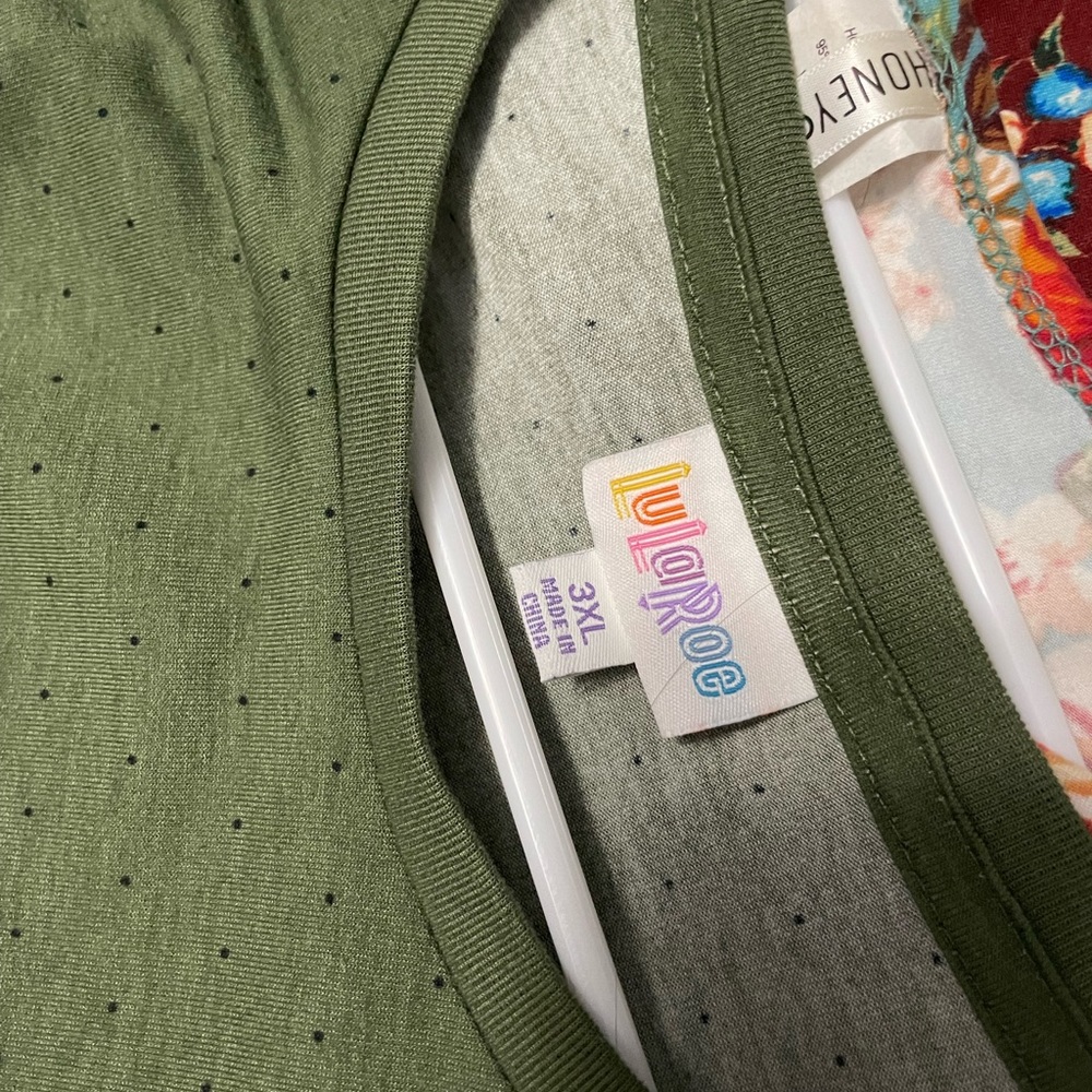 LuLaRoe tunic. Comfy and cute!